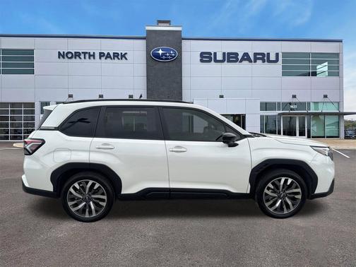 Crystal White Pearl 2025 Subaru Forester Touring