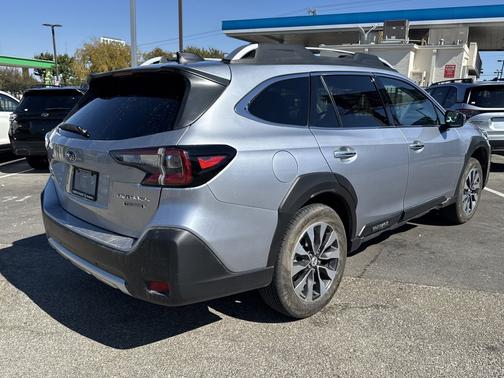 2025 Subaru Outback Touring