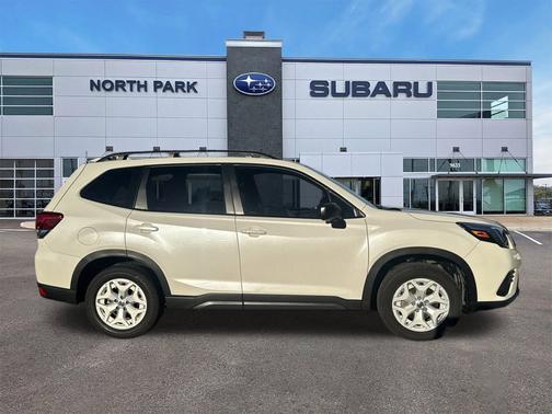 2023 Subaru Forester Base