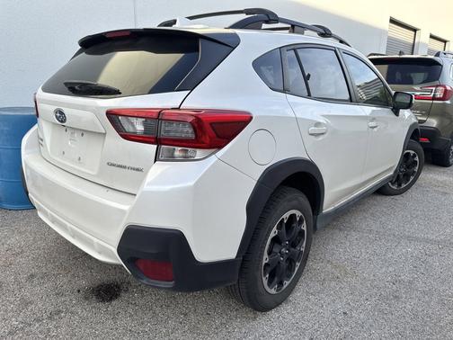 Crystal White Pearl 2021 Subaru Crosstrek Premium