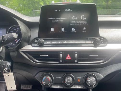 Photo 3 of 11 of 2020 Kia Forte LXS