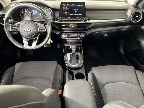 Photo 2 of 32 of 2019 Kia Forte S