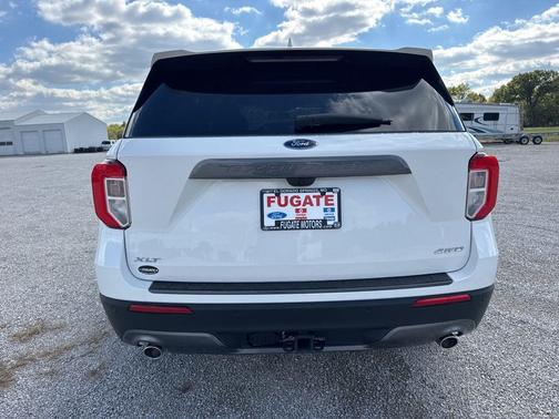 Star White 2023 Ford Explorer XLT