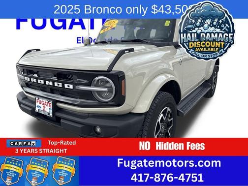 Desert Sand 2025 Ford Bronco Outer Banks