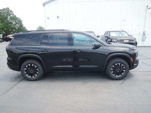Mosaic Black Metallic 2026 Chevrolet Traverse Z71