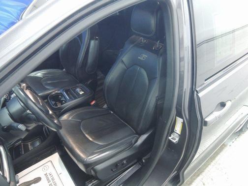 2020 Chrysler Pacifica Touring-L