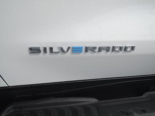 2025 Chevrolet Silverado EV LT