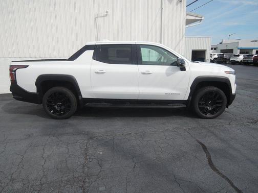 2025 Chevrolet Silverado EV LT