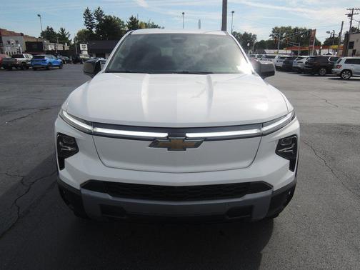 2025 Chevrolet Silverado EV LT