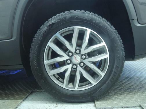 2017 GMC Acadia SLE-2