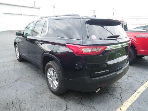 Midnight Blue Metallic 2020 Chevrolet Traverse LT Cloth