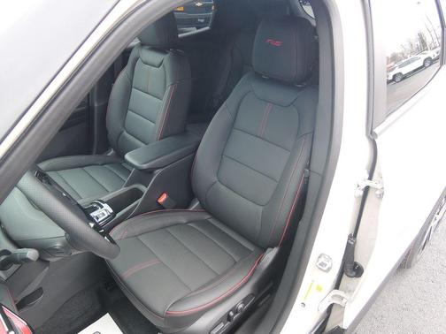 White Sand 2026 Chevrolet Trailblazer RS