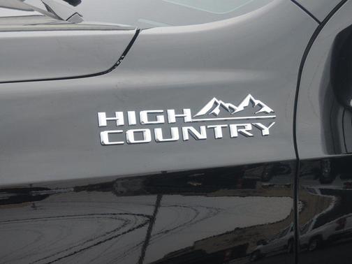 2025 Chevrolet Suburban High Country