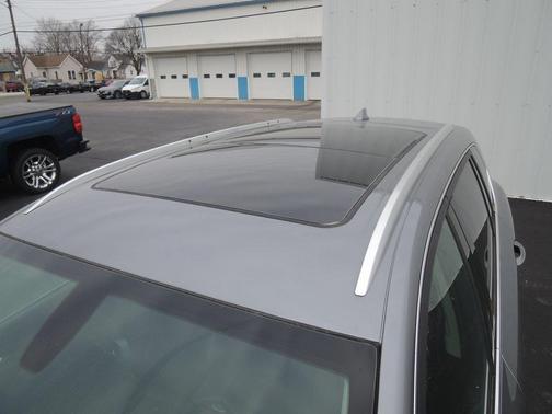 Photo 4 of 12 of 2020 Buick Envision Essence