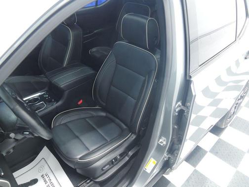 Sterling Gray Metallic 2024 Chevrolet Traverse Limited Premier