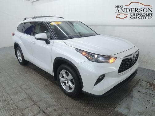 2022 Toyota Highlander LE