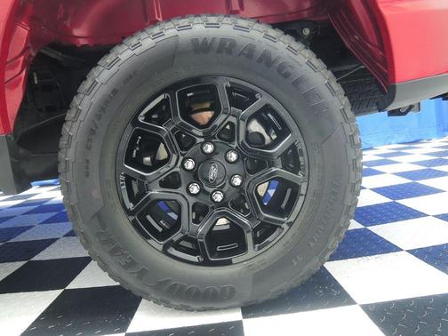 Rapid Red Metallic Tinted Clearcoat 2024 Ford F-150 XLT