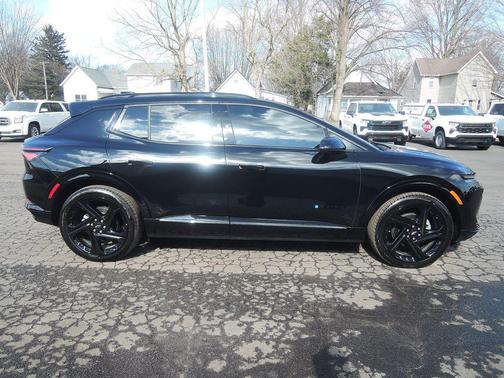 2025 Chevrolet Equinox EV RS