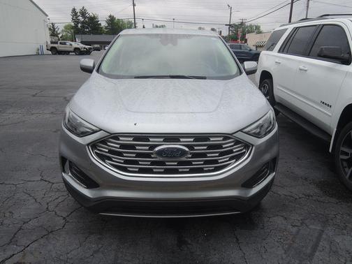 Iconic Silver Metallic 2022 Ford Edge SEL