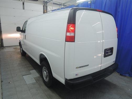 Summit White 2026 Chevrolet Express 2500 Work Van