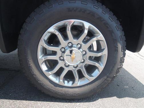 Summit White 2025 Chevrolet Silverado 2500 LTZ