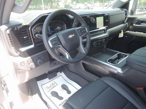 Summit White 2025 Chevrolet Silverado 2500 LTZ