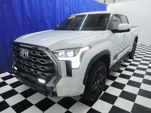 Wind Chill Pearl 2024 Toyota Tundra Platinum