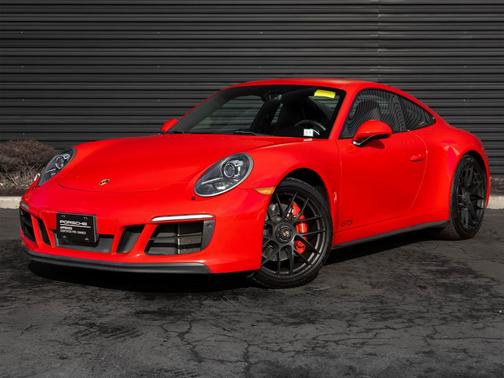 2018 Porsche 911 Carrera 4 GTS