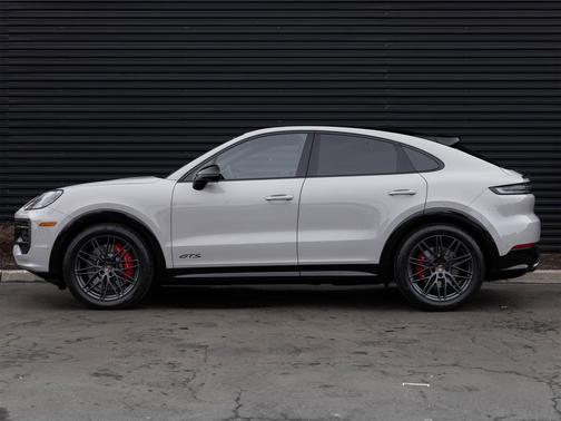 2026 Porsche Cayenne GTS