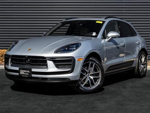 2025 Porsche Macan Base