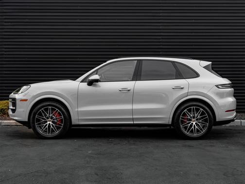 2025 Porsche Cayenne S