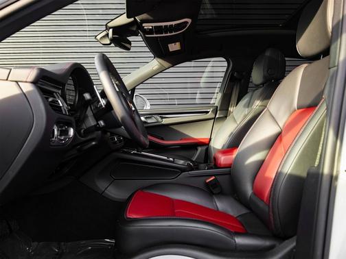 2023 Porsche Macan S