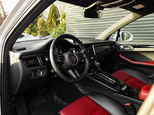 2023 Porsche Macan S