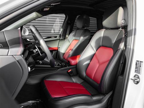 2023 Porsche Macan S