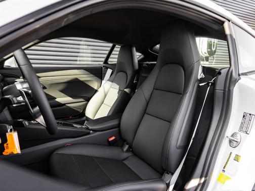 2025 Porsche 718 Cayman Base