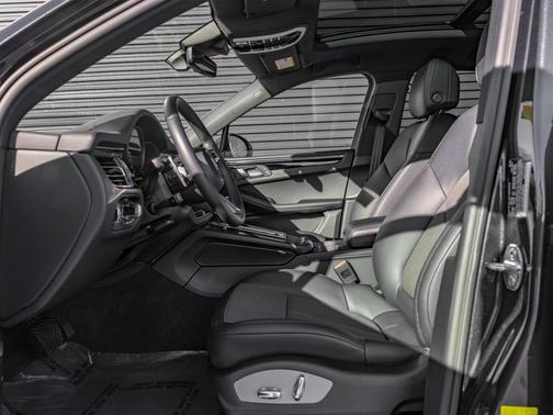 2023 Porsche Macan T