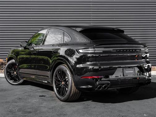 2026 Porsche Cayenne GTS