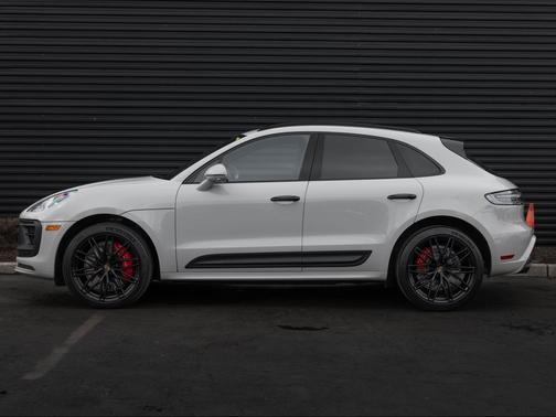 Chalk 2022 Porsche Macan Macan GTS