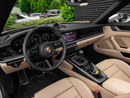 2022 Porsche 911 Carrera 4S Cabriolet