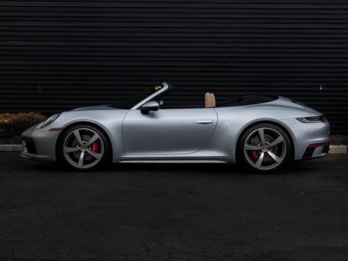 2022 Porsche 911 Carrera 4S Cabriolet