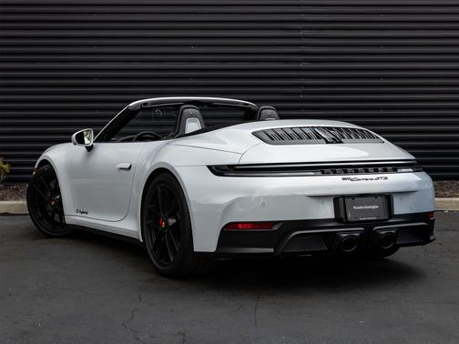 2026 Porsche 911 Carrera GTS