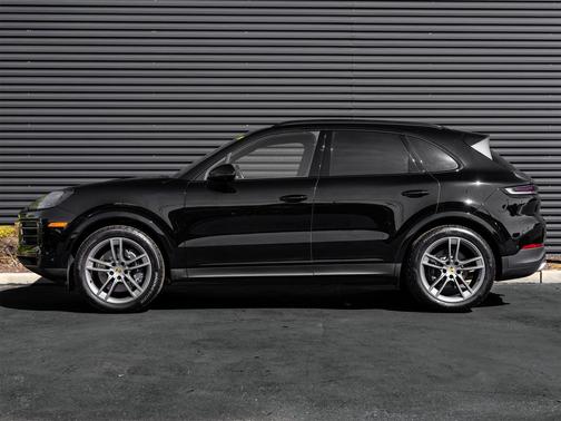 2024 Porsche Cayenne Base
