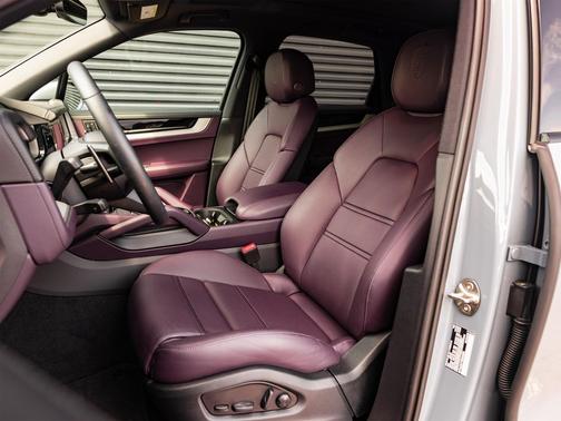 2024 Porsche Cayenne S