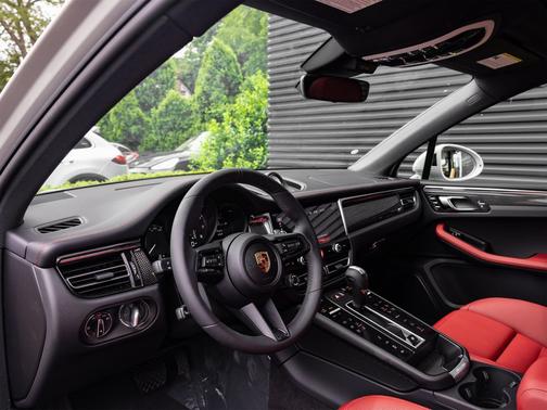 2025 Porsche Macan GTS