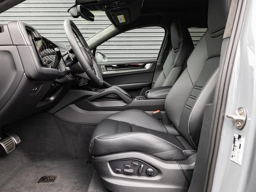 2025 Porsche Cayenne Turbo