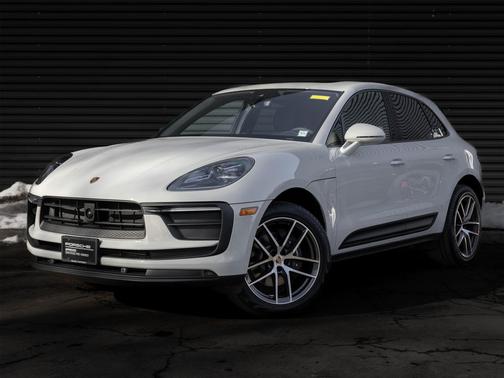 2025 Porsche Macan Base