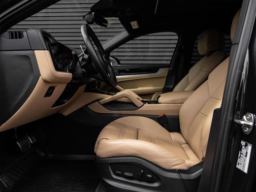 2024 Porsche Cayenne S