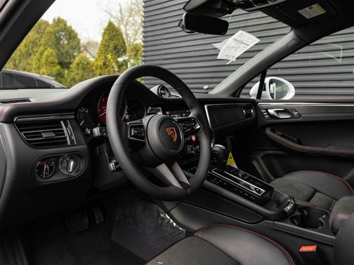 2026 Porsche Macan GTS