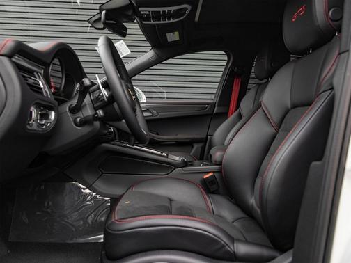 2026 Porsche Macan GTS