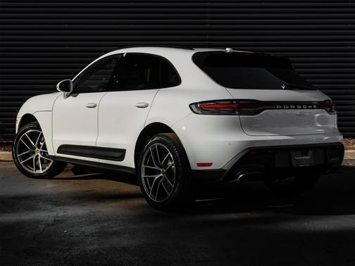 2026 Porsche Macan Base
